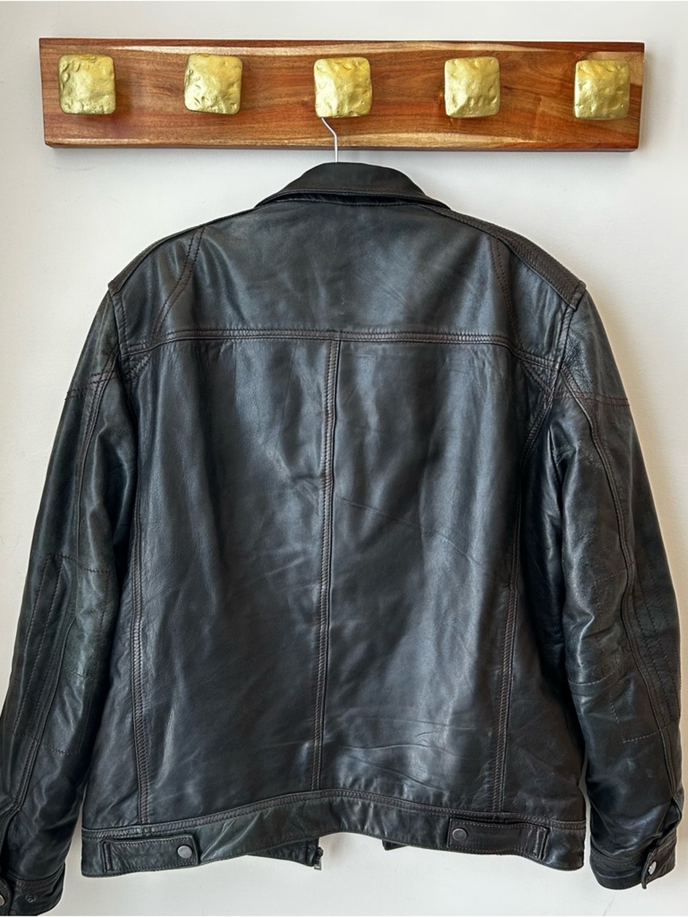 Danier Black Leather Moto Jacket Size Large Quilted Shoulder Full Zip Distressed - Picture 5 of 15